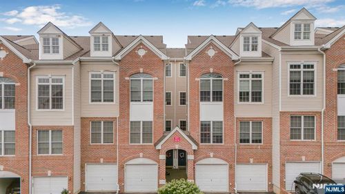 13 Nelke Ct, Hawthorne, NJ, 07506-2262 | Card Image