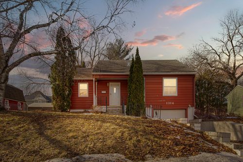 1314 N Cedar Ave, Owatonna, MN, 55060-1126 | Card Image