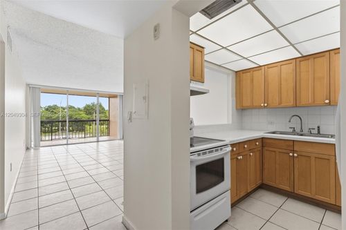302-10425 Sw 112th Ave, Miami, FL, 33176-8212 | Card Image