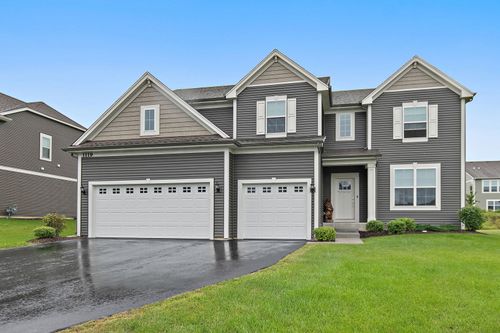 1119 Glengary Cir, Crystal Lake, IL, 60012-3802 | Card Image