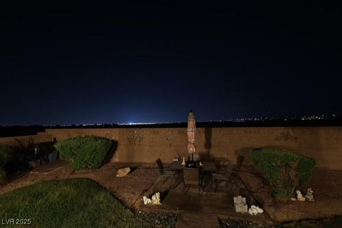 8335 Browns Mountain Ct, Las Vegas, NV, 89131-1520 | Card Image