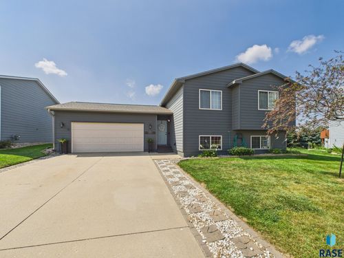 3857 N Gemini Dr, Sioux Falls, SD, 57107-2033 | Card Image