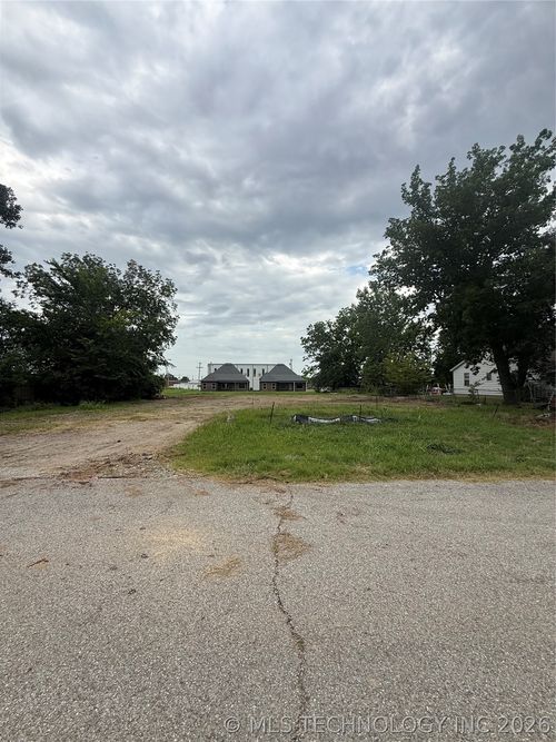 210 W 1st Street, Owasso, OK, 74055 | Card Image