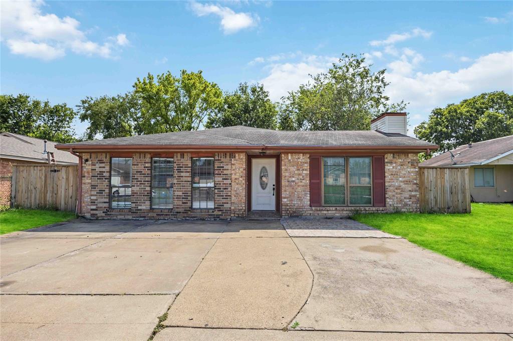 Mosscrest Dr, Houston, TX 77048