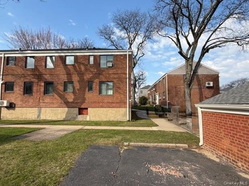 2-67-29 Bell Blvd, Oakland Gardens, NY, 11364-2525 | Card Image