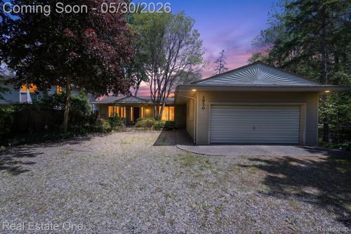 3920 Wint Rd, Commerce Township, MI, 48382-1775 | Card Image
