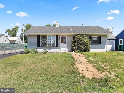 209 Austin Dr, FAIRLESS HILLS, PA, 19030-2214 | Card Image
