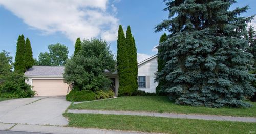 1401 Town St, Kendallville, IN, 46755-2289 | Card Image