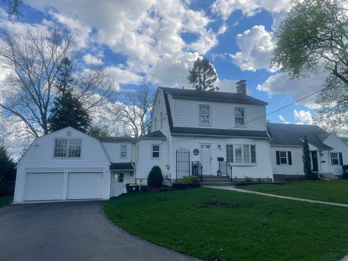 3 Lakeview Dr, Mundelein, IL, 60060-2727 | Card Image