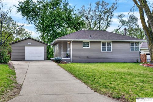 6906 N 41st Street, Omaha, NE, 68112 | Card Image