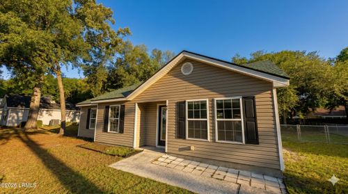43 Southern Magnolia Dr, Beaufort, SC, 29907-2557 | Card Image