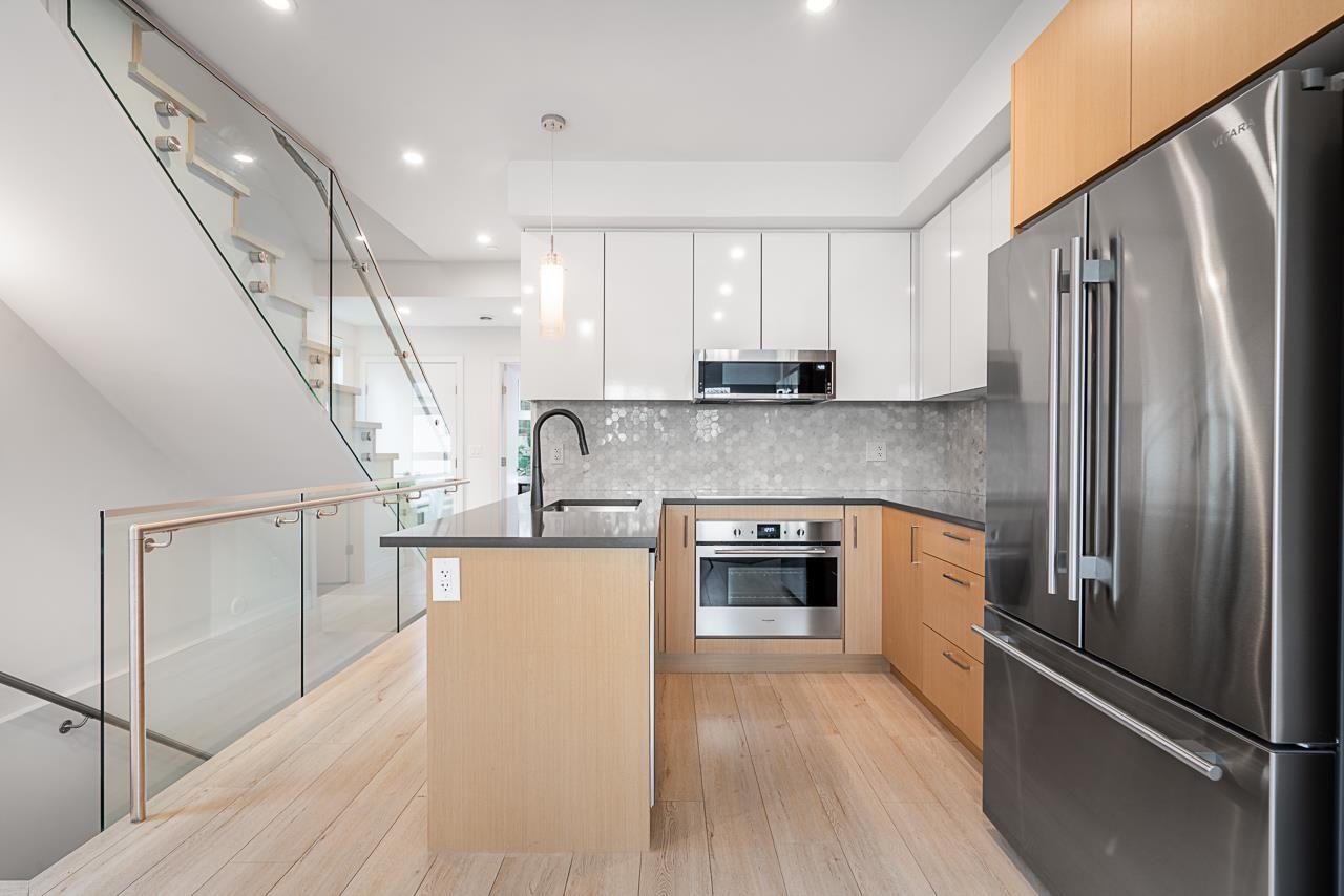 Residential in North Vancouver 5