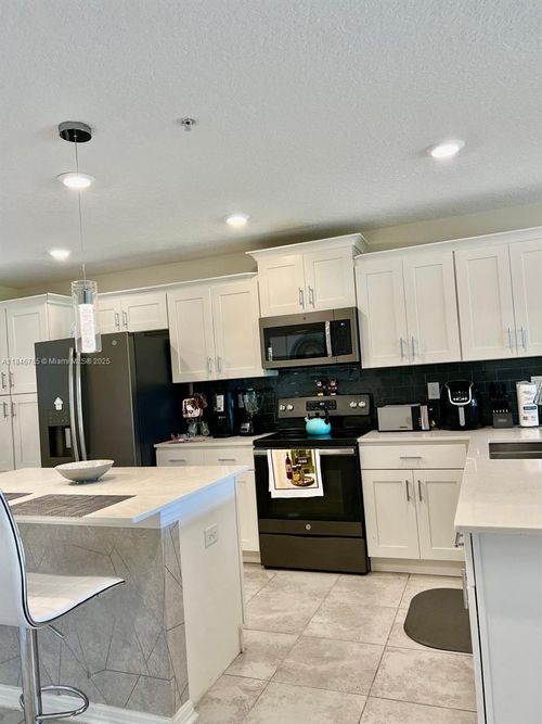 104-3111 Paradox Cir, KISSIMMEE, FL, 34746 | Card Image