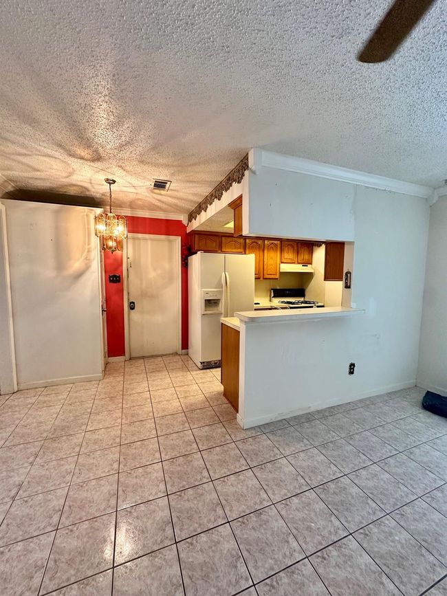 6206 Antha St, House other with 3 bedrooms, 2 bathrooms and null parking in Houston TX | Image 5