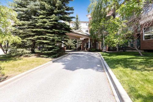310-200 Lincoln Way Sw, Calgary, AB, T3E7G7 | Card Image