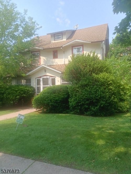 20 Saint Pauls Pl, Nutley, NJ, 07110-1138 | Card Image