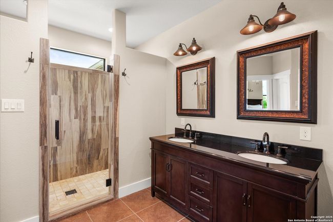 122 Twisting Oak Ct, House other with 4 bedrooms, 3 bathrooms and null parking in Pipe Creek TX | Image 24