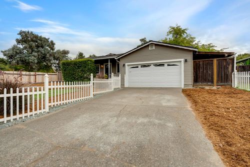 8880 Leue Avenue, Orangevale, CA, 95662 | Card Image
