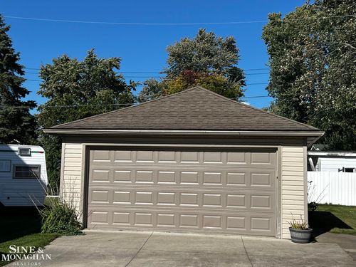 440 Little Ave, Cottrellville, MI, 48039-2812 | Card Image