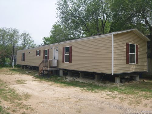 1117 Plum St, Floresville, TX, 78114-1727 | Card Image