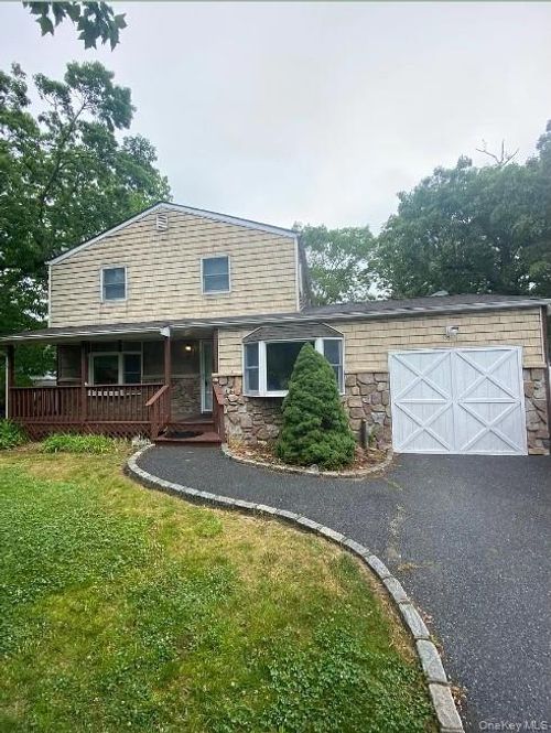 25 Newport Ave, Selden, NY, 11784-1722 | Card Image