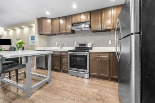 103-4 Lisa St, Brampton, ON, L6T4B6 | Card Image