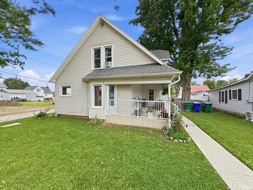 22517 Stenger St, Woodburn, IN, 46797-9037 | Card Image