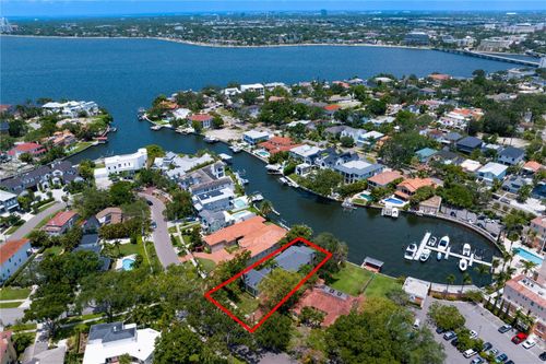 98 Baltic Cir, Tampa, FL, 33606-3320 | Card Image