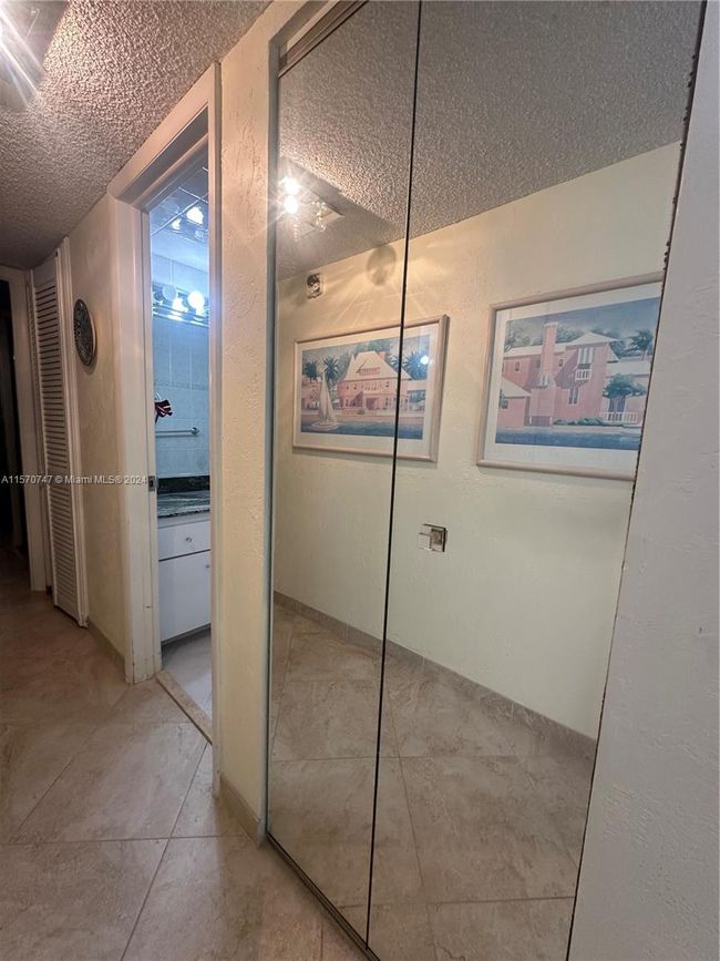 1718 - 3800 S Ocean Dr, Condo with 2 bedrooms, 2 bathrooms and null parking in Hollywood FL | Image 31