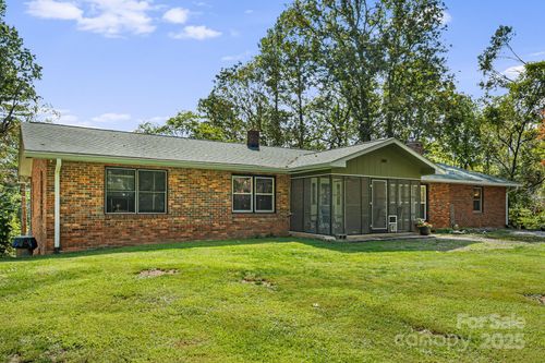 244 Mcmahon Ln, Bakersville, NC, 28705-8178 | Card Image