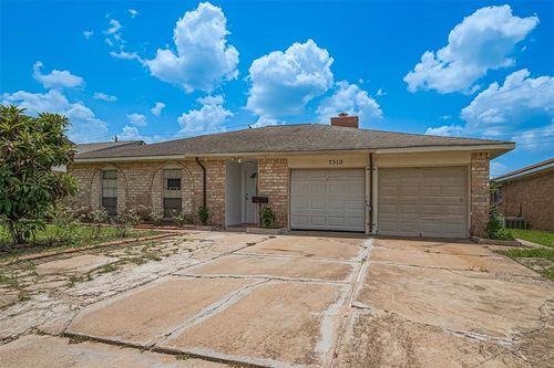 7310 Belle Glen Dr, Houston, TX, 77072-2802 | Card Image