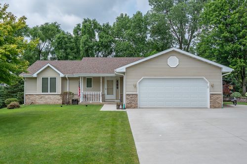 414 Red Coat Ct, Waterford, WI, 53185-4059 | Card Image