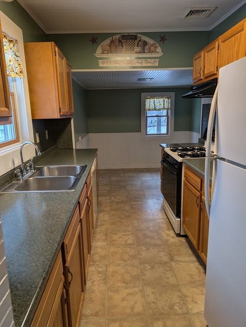 2-95 N Elm St, Westfield, MA, 01085-1603 | Card Image