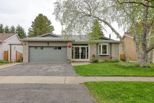 18 Charnwood Crt, Kitchener, ON, N2N1L3 | Card Image