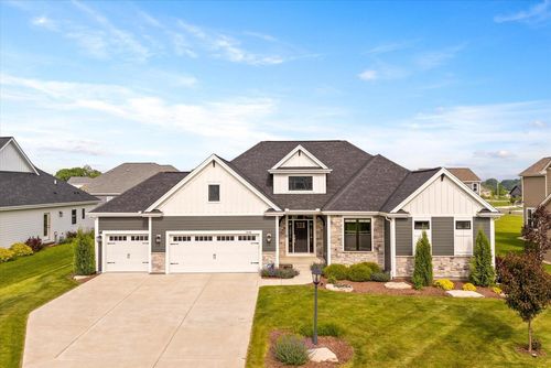 10190 S Woodside Court, Franklin, WI, 53132 | Card Image