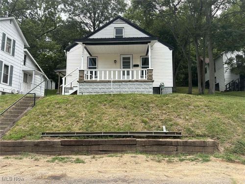1624 Orchard Street, Coshocton, OH, 43812 | Card Image