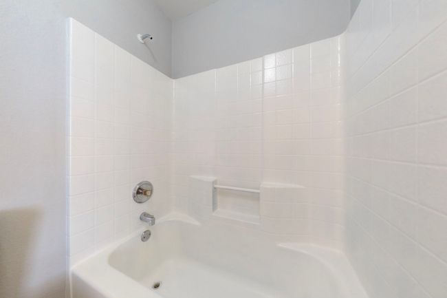 Bathroom with shower / bathtub combination | Image 23