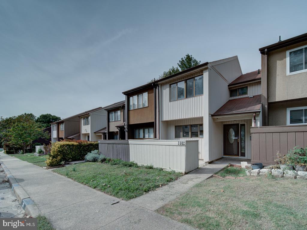 1802 Old Post Ter, For Sale in Woodbridge - eXp Realty