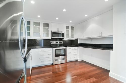 8n-ocean-views-9801 Collins Ave, Bal Harbour, FL, 33154-1815 | Card Image