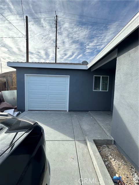 Lillian Dr, Barstow, CA 92311