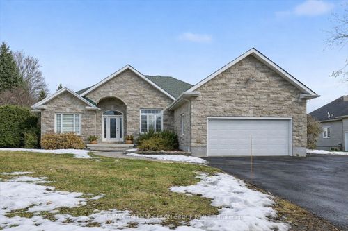 1147 Fieldown St, Cumberland, ON, K4C1R7 | Card Image