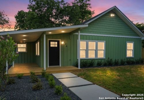 806 21st St, Hondo, TX, 78861-2414 | Card Image