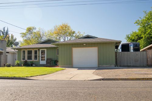 30 Ashley Pl, Central Point, OR, 97502-2611 | Card Image