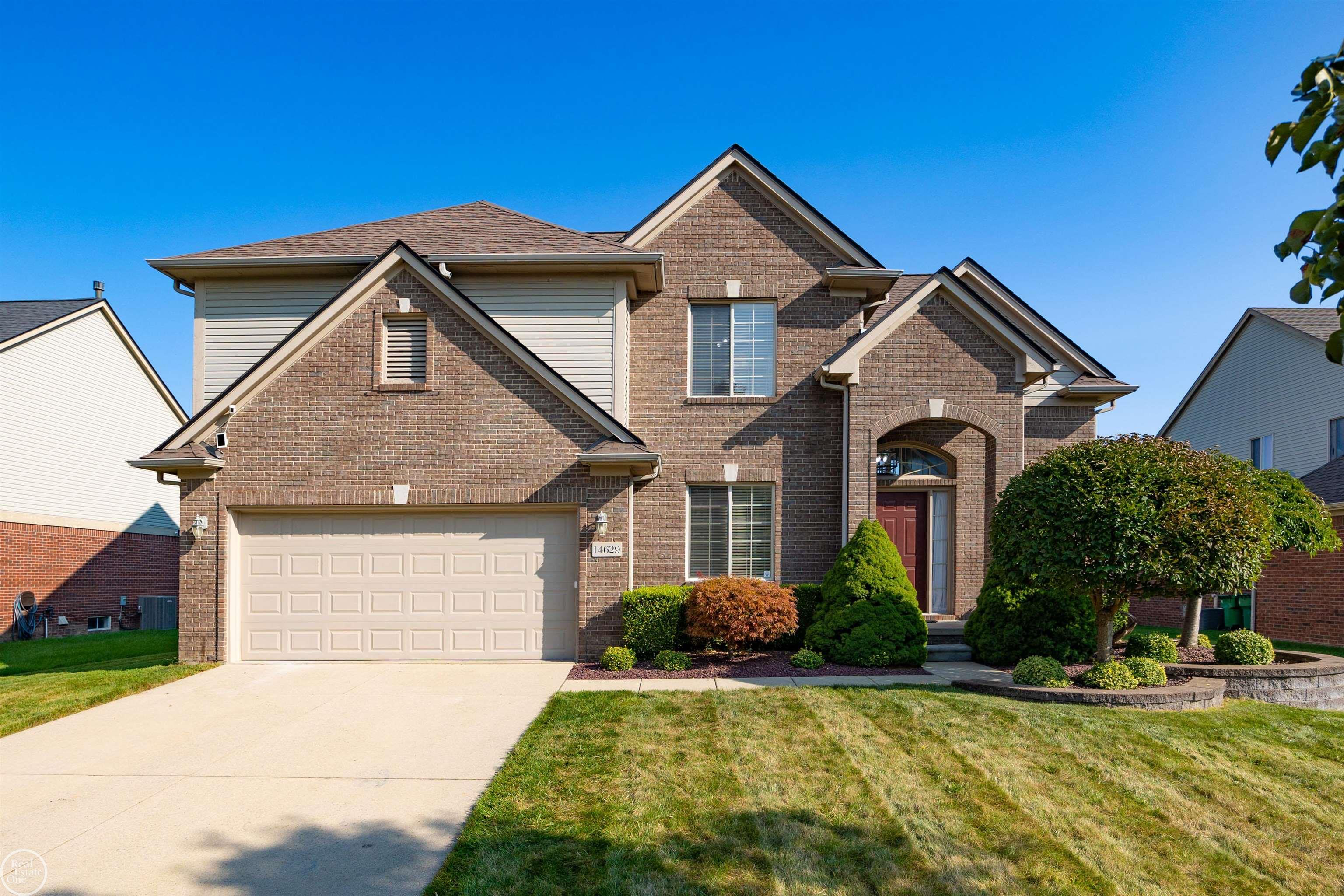 Blossom Dr, Washington, MI 48094