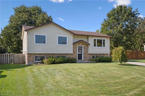 230 Arris Cres, Mitchell, ON, N0K1N0 | Card Image