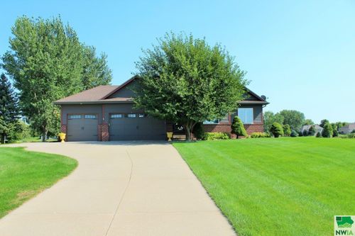 812 Brookside Dr, Jefferson, SD, 57038 | Card Image