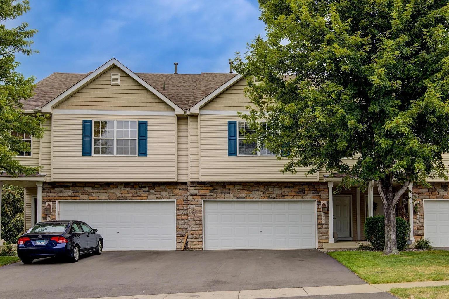 Philipp Dr, Shakopee, MN 55379