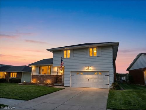 4633 Whitehall Dr, South Euclid, OH, 44121-3856 | Card Image