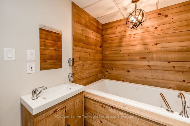 579 S Waseosa Lake Rd, House other with 3 bedrooms, 2 bathrooms and 10 parking in Huntsville ON | Image 35