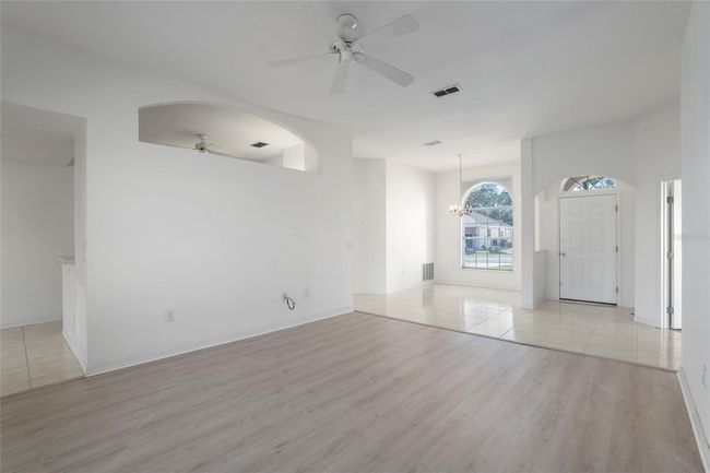 11625 Sw 71 St Cir, House other with 3 bedrooms, 2 bathrooms and null parking in OCALA FL | Image 9